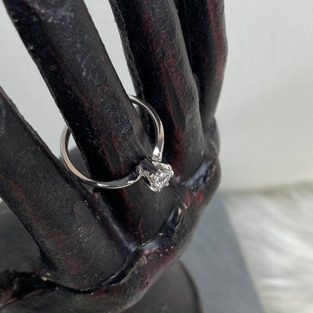 Vintage Signed AJ II Silver Tone Clear Gemstone Bypass Solitaire Ring Size 9.5 - Picture 3 of 7